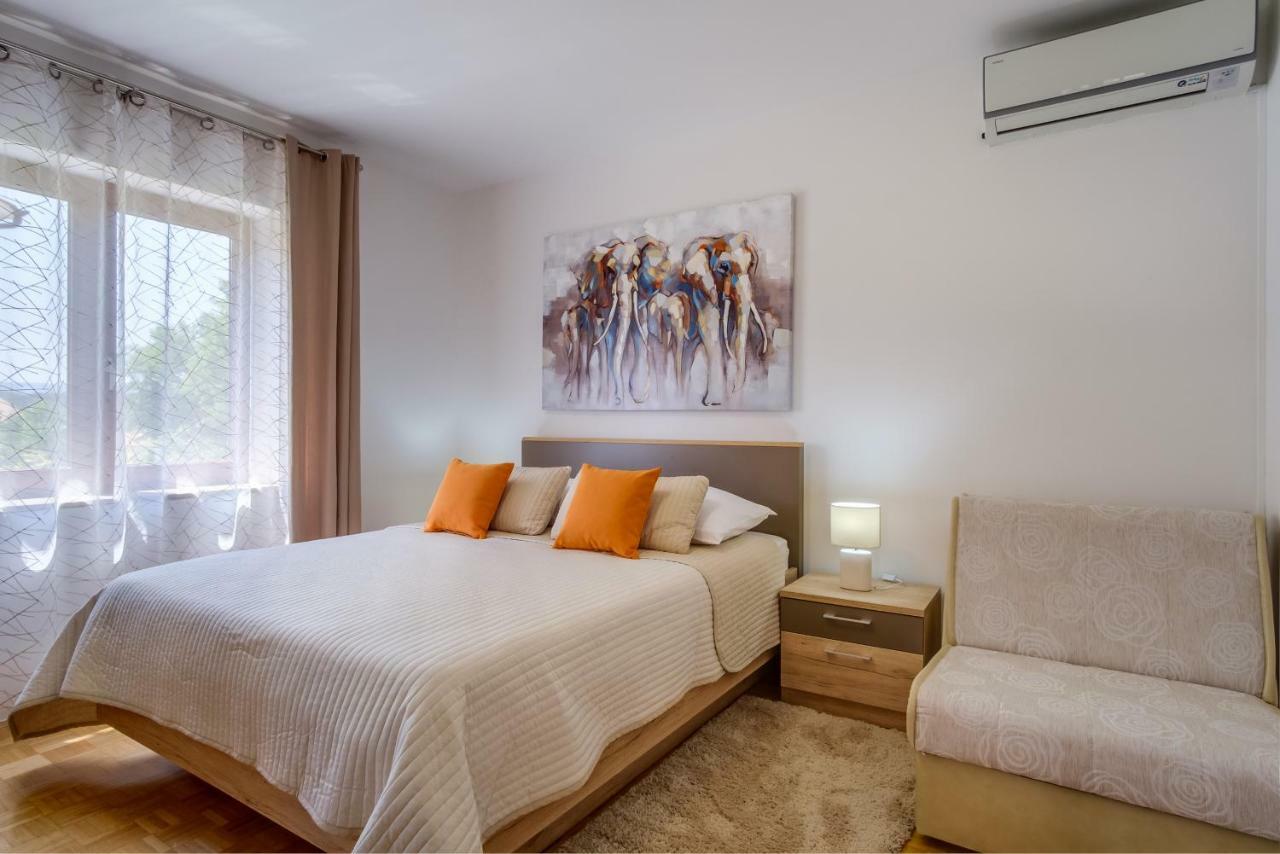 Apartments Eva Црес Экстерьер фото