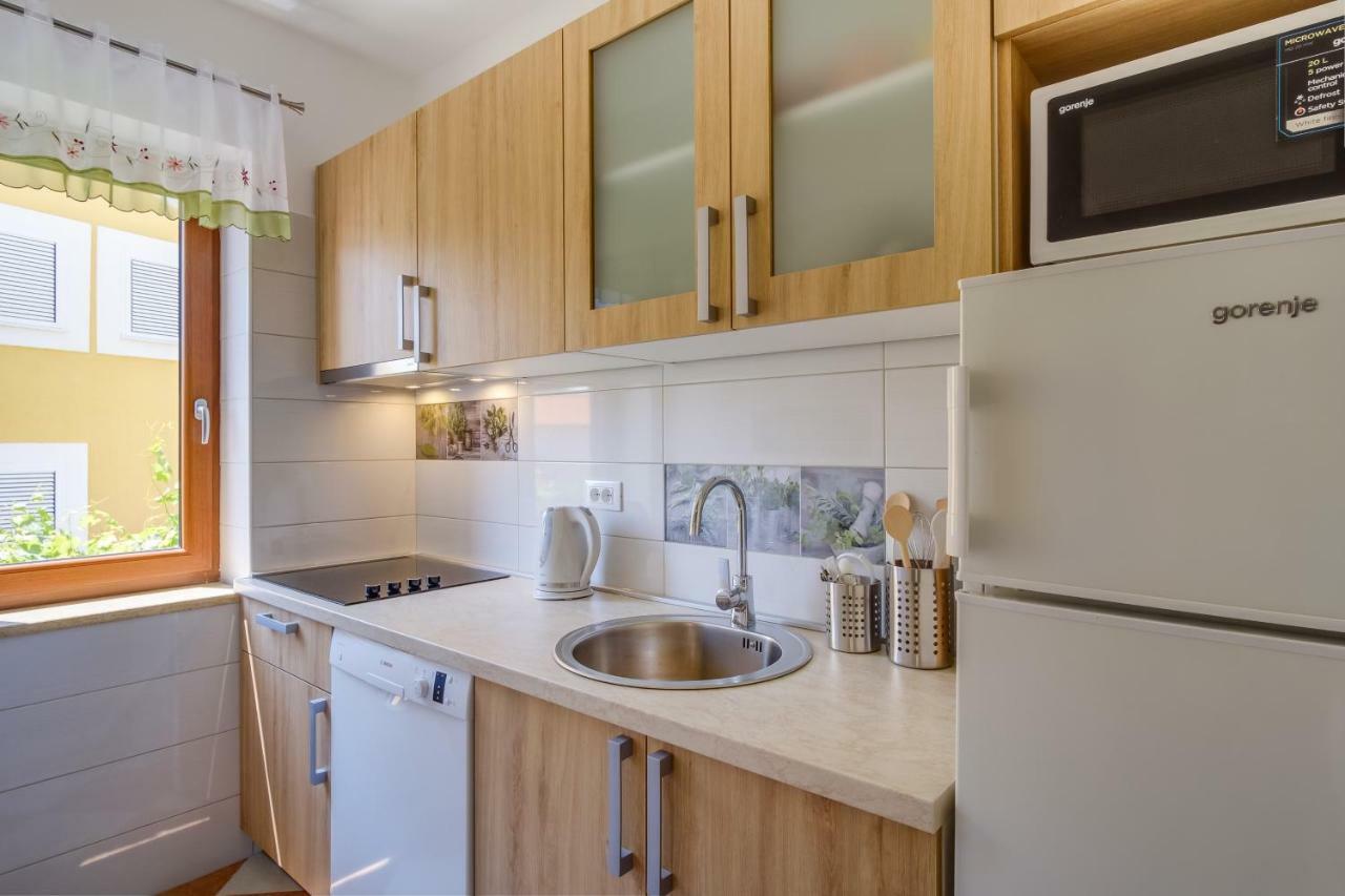 Apartments Eva Црес Экстерьер фото